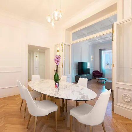Sjr Luxury Apartment Trevi Fountain Rome Exterior photo