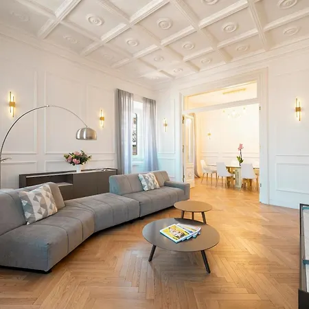 Sjr Luxury Apartment Trevi Fountain Rome Exterior photo